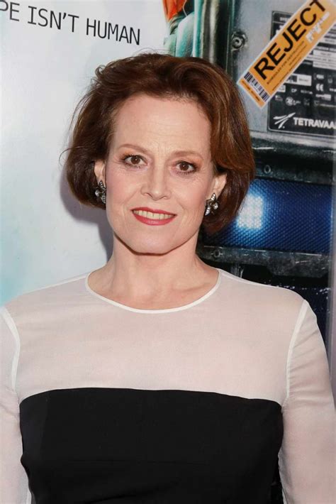 sigourney weaver boobs|Sigourney Weaver’s Measurements: Bra Size, Height, Weight。